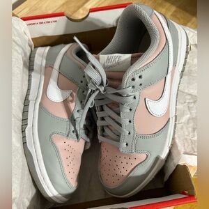 Nike “pink Oxford” low dunks